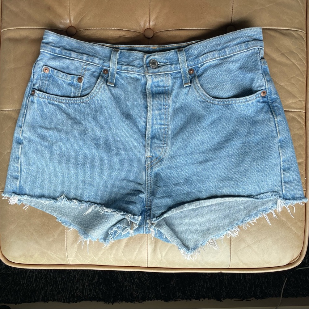 Levi’s denim shorts size 29